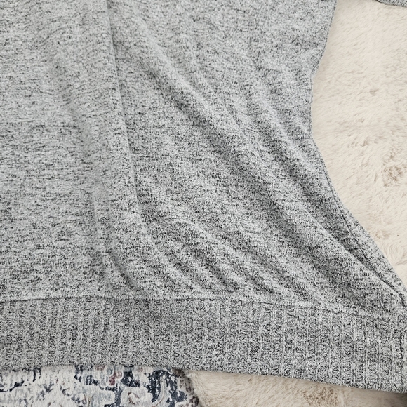 Torrid Super Soft Plush V-Neck Lace Pieced Sleeve Raglan Sweatshirt Heather Gray - Picture 5 of 10